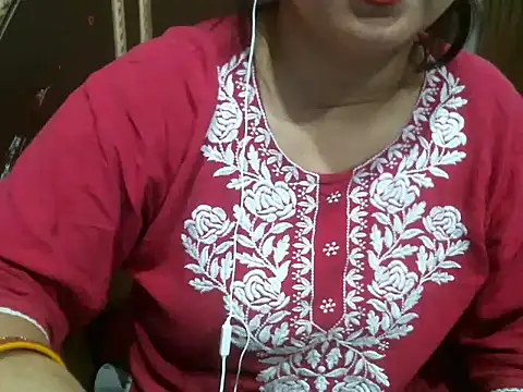 Snapshot of UrsMansi chatting on 04-11-26, 06:51 UrsMansi online show from 04-11-26, 06:51