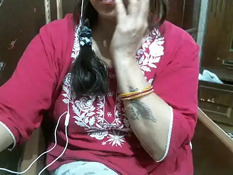 Snapshot of UrsMansi chatting on 04-11-26, 07:45 UrsMansi online show from 04-11-26, 07:45
