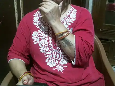 Snapshot of UrsMansi chatting on 04-17-26, 05:54 UrsMansi online show from 04-17-26, 05:54