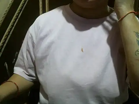 Snapshot of UrsMansi chatting on 05-06-26, 03:24 UrsMansi online show from 05-06-26, 03:24