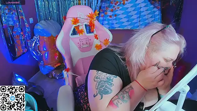 Yoki Shizuko online show from 09-15-25, 06:57