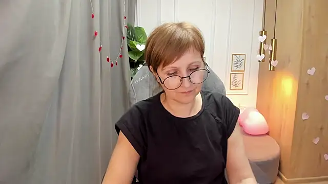 Paris Cherry online show from 02-18-25, 04:37