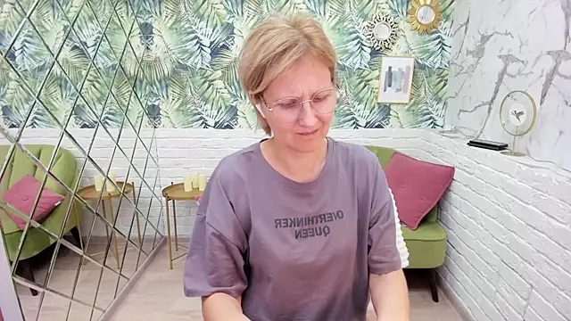 Paris Cherry online show from 11-06-25, 08:10