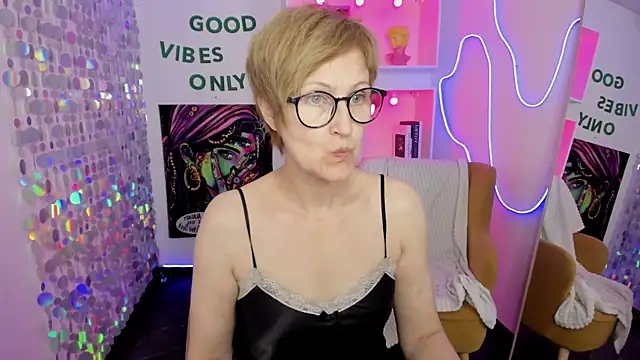 Snapshot of Paris_Cherry chatting on 07-26-26, 12:56 Paris Cherry online show from 07-26-26, 12:56