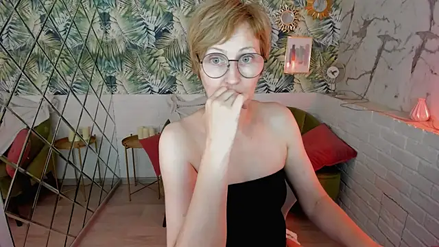 Snapshot of Paris_Cherry chatting on 08-03-26, 06:11 Paris Cherry online show from 08-03-26, 06:11