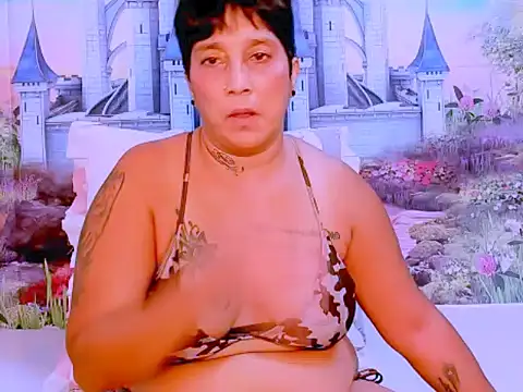 Snapshot of indianroxy chatting on 02-14-25, 11:31 indianroxy online show from 02-14-25, 11:31