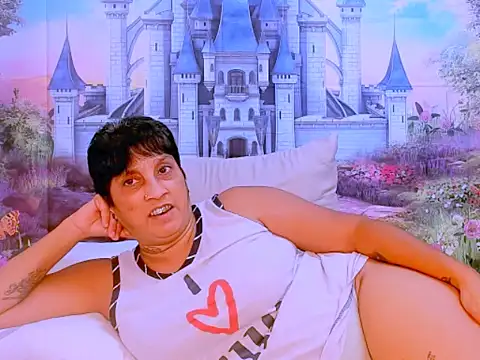 Snapshot of indianroxy chatting on 02-25-25, 11:19 indianroxy online show from 02-25-25, 11:19