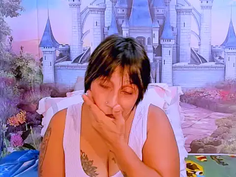 Snapshot of indianroxy chatting on 09-23-25, 05:16 indianroxy online show from 09-23-25, 05:16