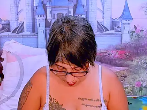 Snapshot of indianroxy chatting on 09-30-25, 06:24 indianroxy online show from 09-30-25, 06:24