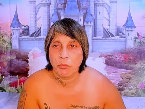 Snapshot of indianroxy chatting on 10-06-25, 04:15 indianroxy online show from 10-06-25, 04:15