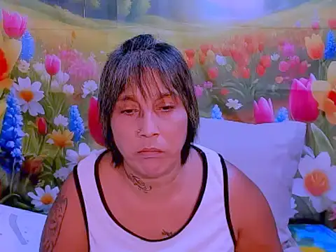 Snapshot of indianroxy chatting on 10-17-25, 05:59 indianroxy online show from 10-17-25, 05:59