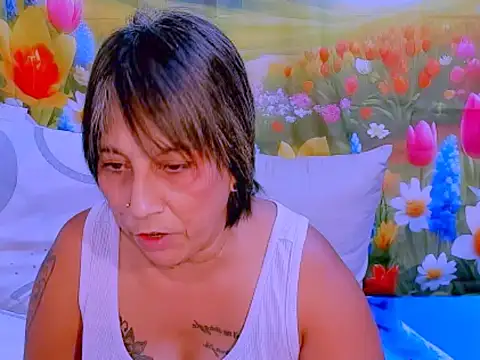 Snapshot of indianroxy chatting on 10-22-25, 06:35 indianroxy online show from 10-22-25, 06:35