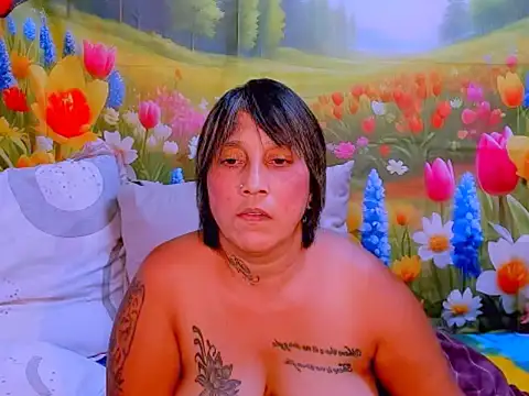 Snapshot of indianroxy chatting on 10-27-25, 06:45 indianroxy online show from 10-27-25, 06:45