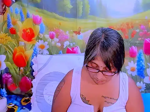 Snapshot of indianroxy chatting on 11-05-25, 07:25 indianroxy online show from 11-05-25, 07:25