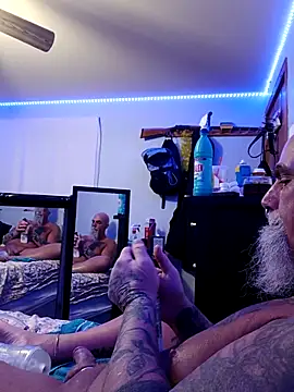 Snapshot of EdgarAlenPole chatting on 02-13-26, 07:48 EdgarAlenPole online show from 02-13-26, 07:48