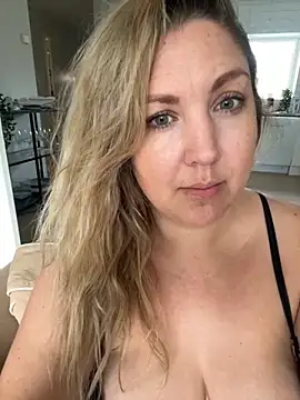 Snapshot of Anna_Alexa chatting on 11-05-25, 10:15 Anna Alexa online show from 11-05-25, 10:15