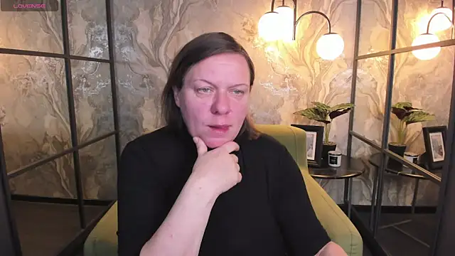 Snapshot of KellyPerfection chatting on 02-10-25, 01:33 KellyPerfection online show from 02-10-25, 01:33