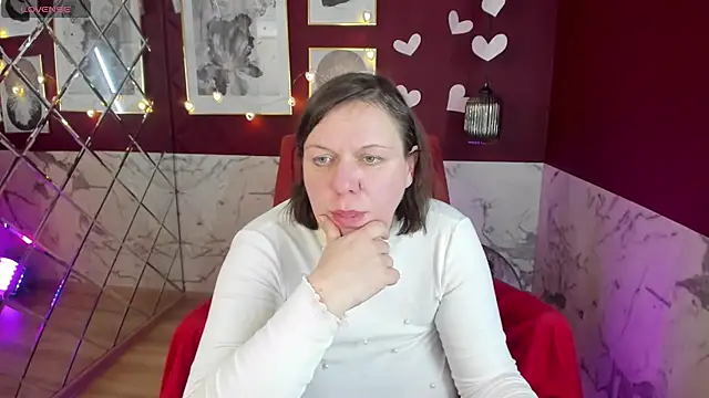 Snapshot of KellyPerfection chatting on 02-13-25, 04:28 KellyPerfection online show from 02-13-25, 04:28