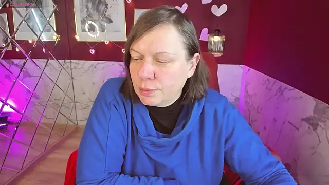Snapshot of KellyPerfection chatting on 02-17-25, 01:21 KellyPerfection online show from 02-17-25, 01:21