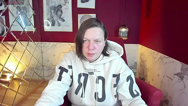 Snapshot of KellyPerfection chatting on 02-21-25, 05:24 KellyPerfection online show from 02-21-25, 05:24
