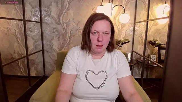 Snapshot of KellyPerfection chatting on 02-24-25, 01:21 KellyPerfection online show from 02-24-25, 01:21