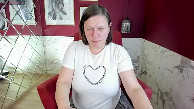 Snapshot of KellyPerfection chatting on 03-16-25, 01:17 KellyPerfection online show from 03-16-25, 01:17