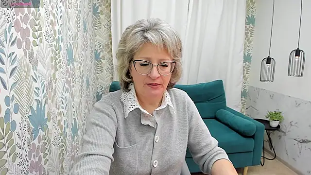 Snapshot of EvelynJoyful chatting on 02-03-25, 05:18 EvelynJoyful online show from 02-03-25, 05:18