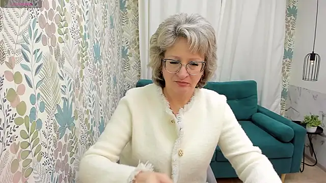 Snapshot of EvelynJoyful chatting on 02-06-25, 05:14 EvelynJoyful online show from 02-06-25, 05:14