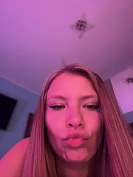 Snapshot of AnastasiaAniess chatting on 02-13-26, 09:55 AnastasiaAniess online show from 02-13-26, 09:55