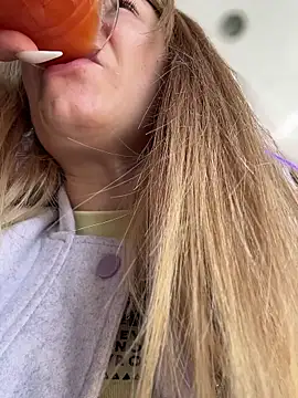 Snapshot of AnastasiaAniess chatting on 03-25-26, 12:55 AnastasiaAniess online show from 03-25-26, 12:55