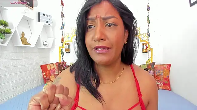 Snapshot of LadyNahir chatting on 07-21-26, 05:37 LadyNahir online show from 07-21-26, 05:37