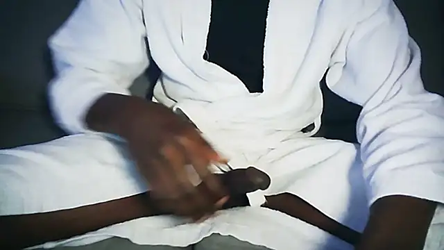 Snapshot of Blo95 chatting on 02-11-26, 07:35 Blo95 online show from 02-11-26, 07:35