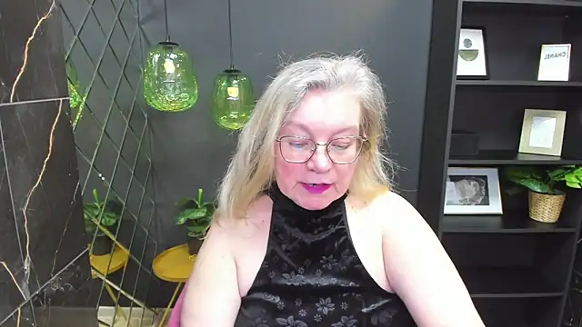 NataliMellow online show from 12-19-24, 04:57