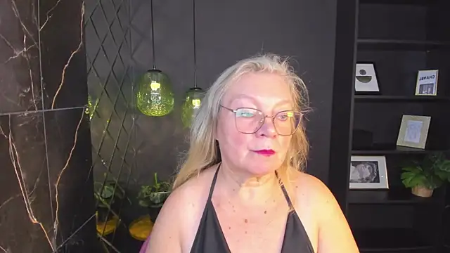 NataliMellow online show from 10-18-25, 01:01