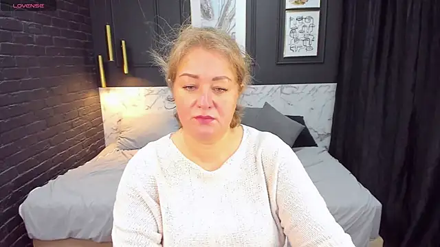 JenniferLight online show from 01-18-25, 01:08