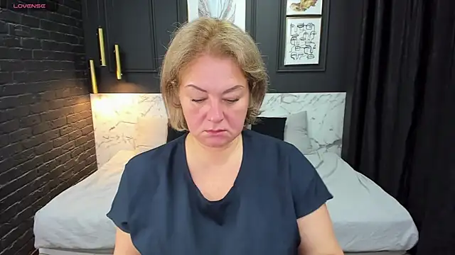 JenniferLight online show from 02-22-25, 01:13