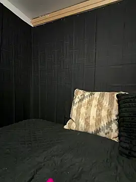 Snapshot of Rakiyahcharms chatting on 03-26-26, 05:46 Rakiyahcharms online show from 03-26-26, 05:46