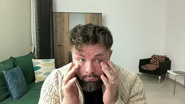 Snapshot of AlphaSparks chatting on 01-06-25, 03:53 AlphaSparks online show from 01-06-25, 03:53