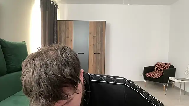 Snapshot of AlphaSparks chatting on 01-23-25, 07:00 AlphaSparks online show from 01-23-25, 07:00