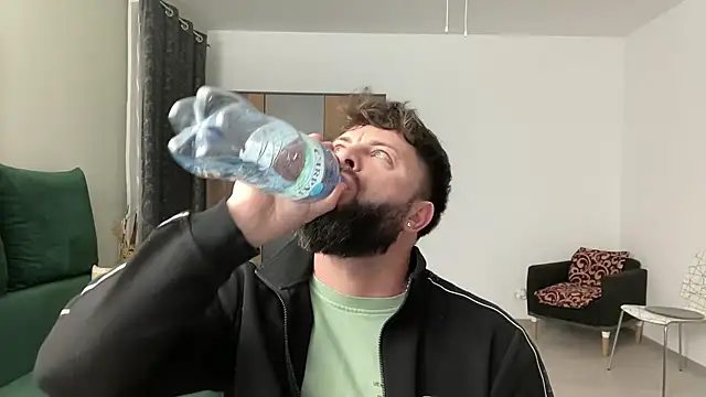 Snapshot of AlphaSparks chatting on 01-24-25, 04:05 AlphaSparks online show from 01-24-25, 04:05