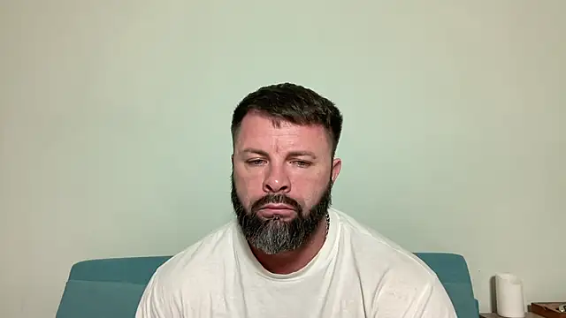 Snapshot of AlphaSparks chatting on 09-11-25, 02:44 AlphaSparks online show from 09-11-25, 02:44