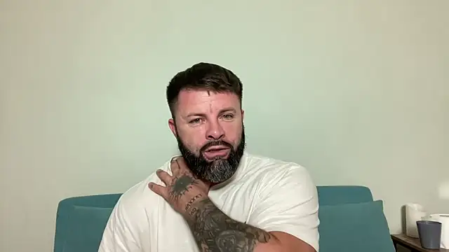 Snapshot of AlphaSparks chatting on 09-12-25, 02:33 AlphaSparks online show from 09-12-25, 02:33