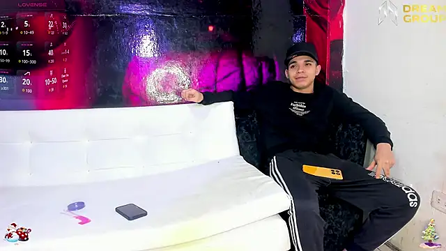 AmazingPartys online show from 12-17-25, 01:50