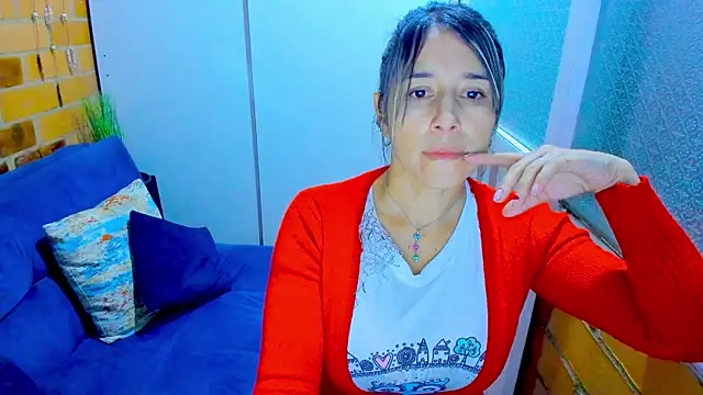 Snapshot of Penelope47 chatting on 01-17-25, 11:51 Penelope47 online show from 01-17-25, 11:51