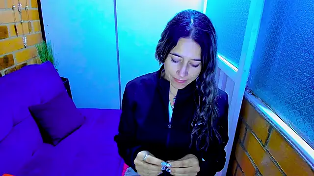 Snapshot of Penelope47 chatting on 02-14-25, 11:20 Penelope47 online show from 02-14-25, 11:20