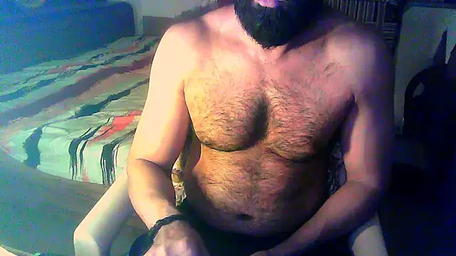 Snapshot of Vbestshow chatting on 02-14-26, 06:04 Vbestshow online show from 02-14-26, 06:04