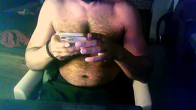 Snapshot of Vbestshow chatting on 02-15-26, 12:36 Vbestshow online show from 02-15-26, 12:36