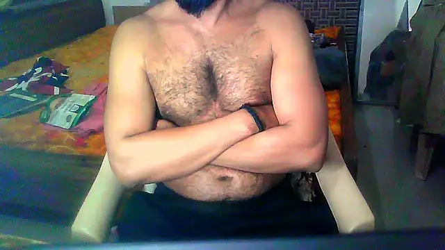 Snapshot of Vbestshow chatting on 02-19-26, 11:45 Vbestshow online show from 02-19-26, 11:45