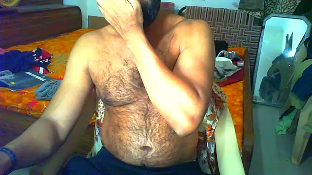 Snapshot of Vbestshow chatting on 02-21-26, 12:11 Vbestshow online show from 02-21-26, 12:11