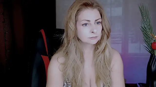 Eleonores online show from 10-30-25, 04:58